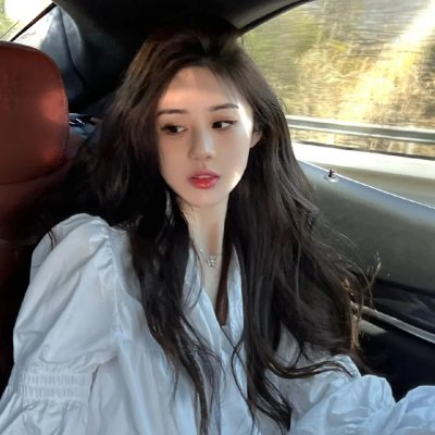 人气爱豆恋情细节流出，短时间内内幕曝光，好友出面澄清